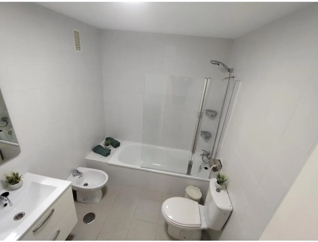 Mini Estudio Lovely Sevilla Con Bano Compartido Camas Bed and breakfast