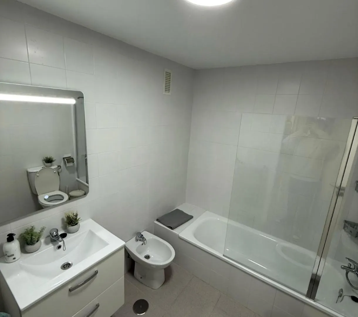 Mini Estudio Lovely Sevilla Con Bano Compartido Camas