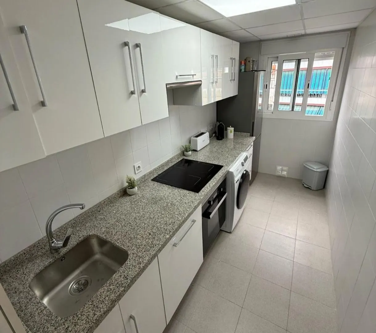 Bed and breakfast Mini Estudio Lovely Sevilla Con Bano Compartido Camas